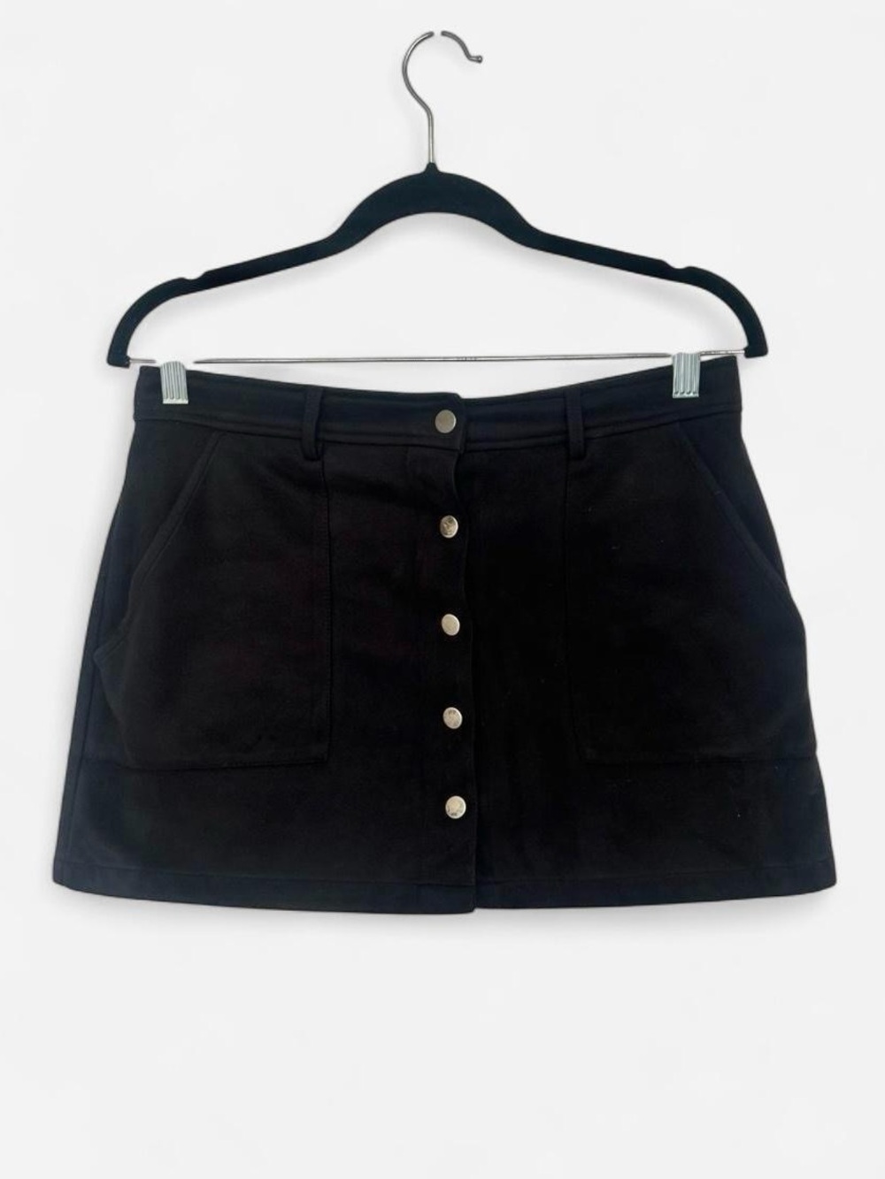 FOREVER 21 black button-up front mini skirt with pockets.